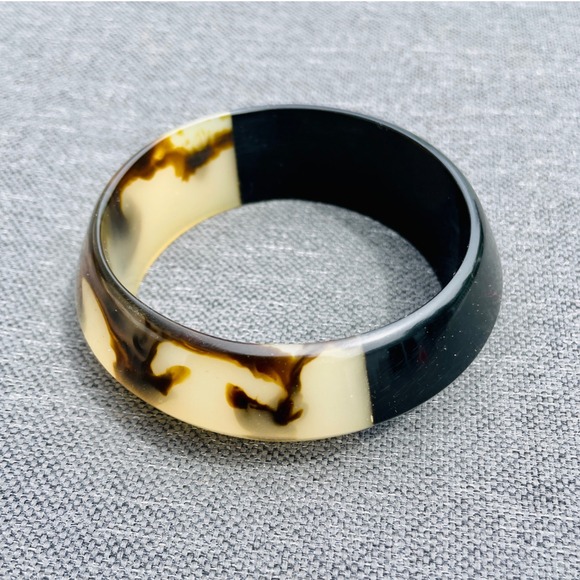 Jewelry - Vintage Chunky Mod Lucite Bangle Bracelet Black Amber Marbled Acrylic Statement